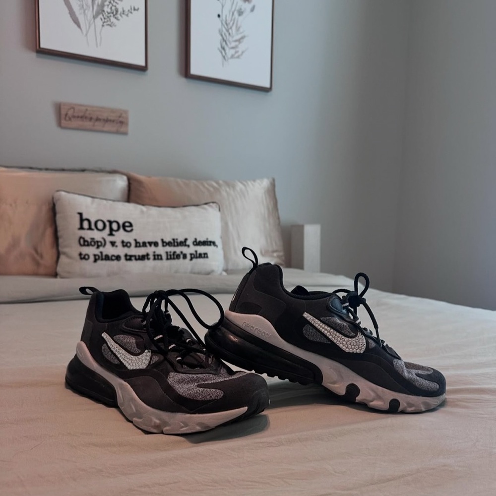 bedazzled nike shoes